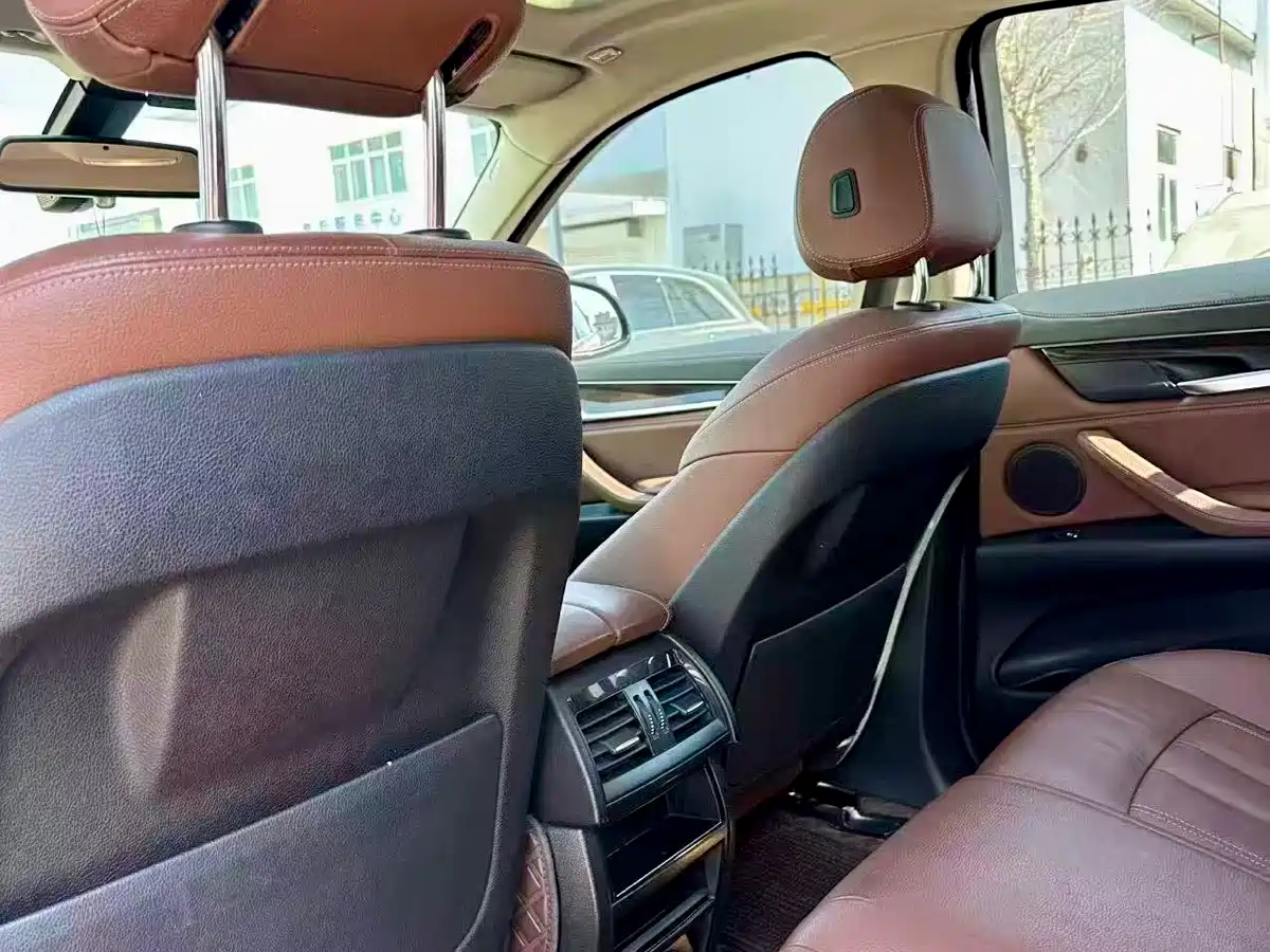 BMW X6 2018 xDrive28i фото 8