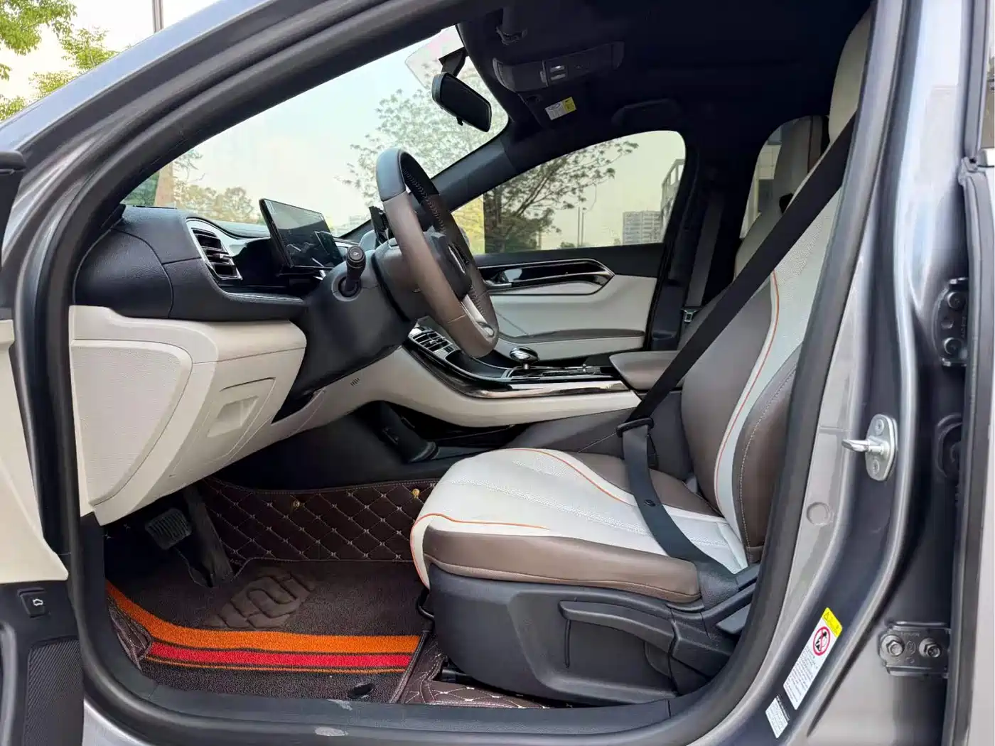 BYD Qin PLUS 2024 Glory Edition DM-i 120KM Leading фото 6