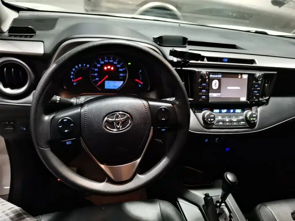 Toyota RAV4 Rongfang 2016 2.0L CVT 2WD Trend (China V) фото 10