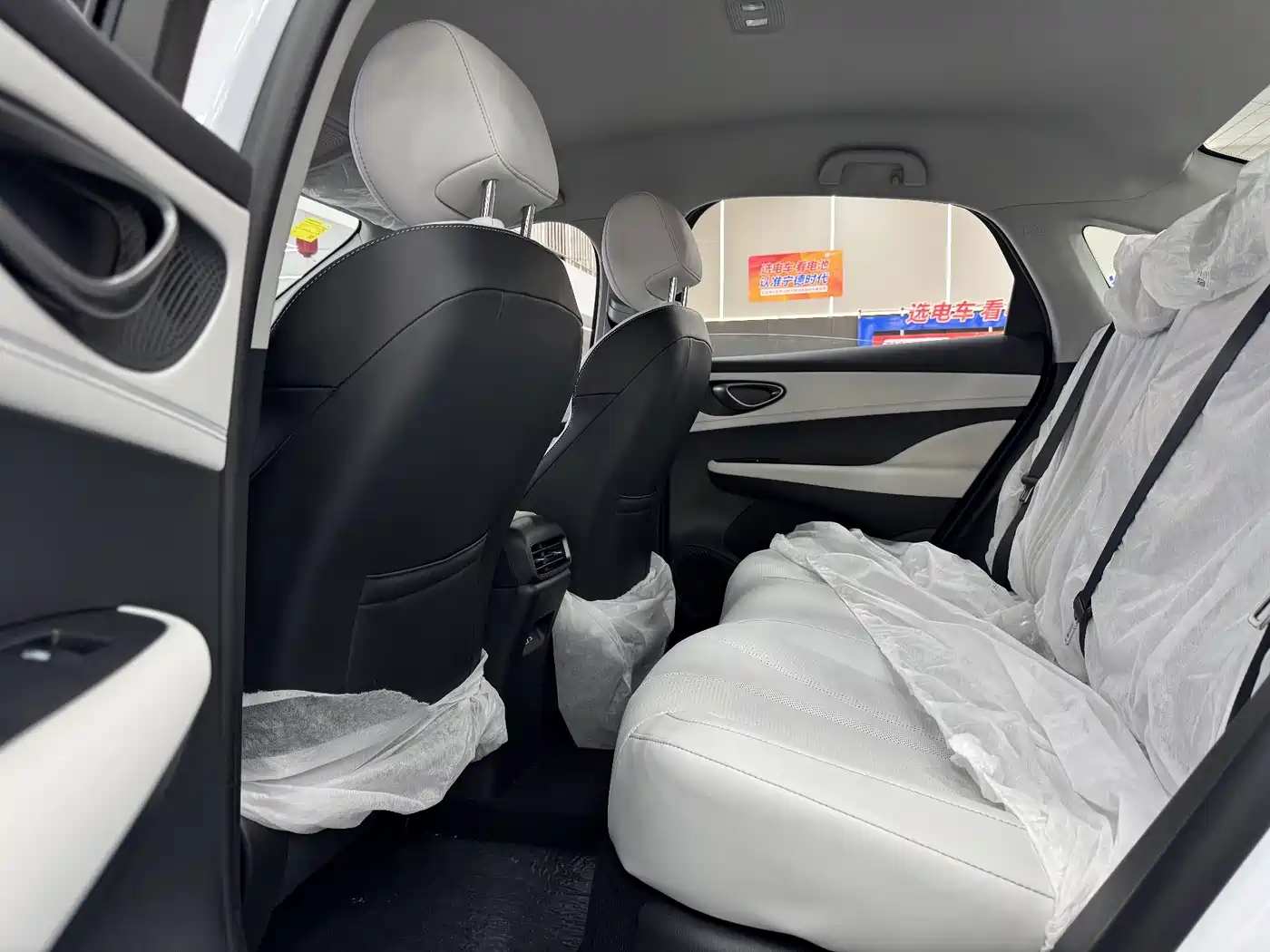 BYD Hai Bao 05 DM-i 2026 DM-i 128KM Luxury фото 8