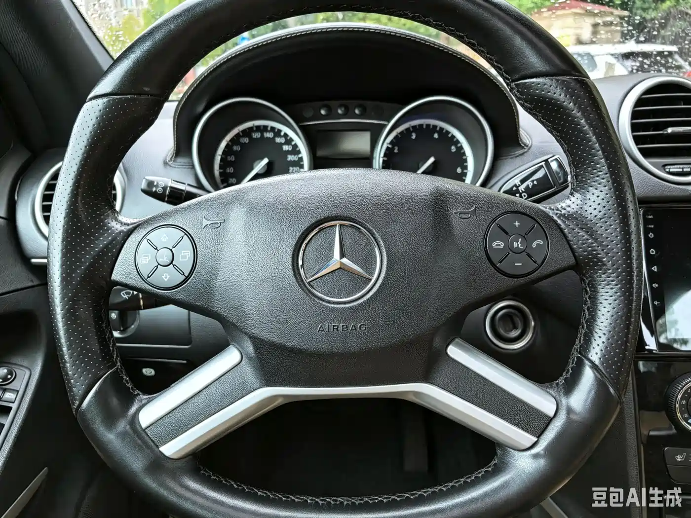 Mercedes-Benz M-Class 2010 ML 350 4MATIC Luxury фото 14