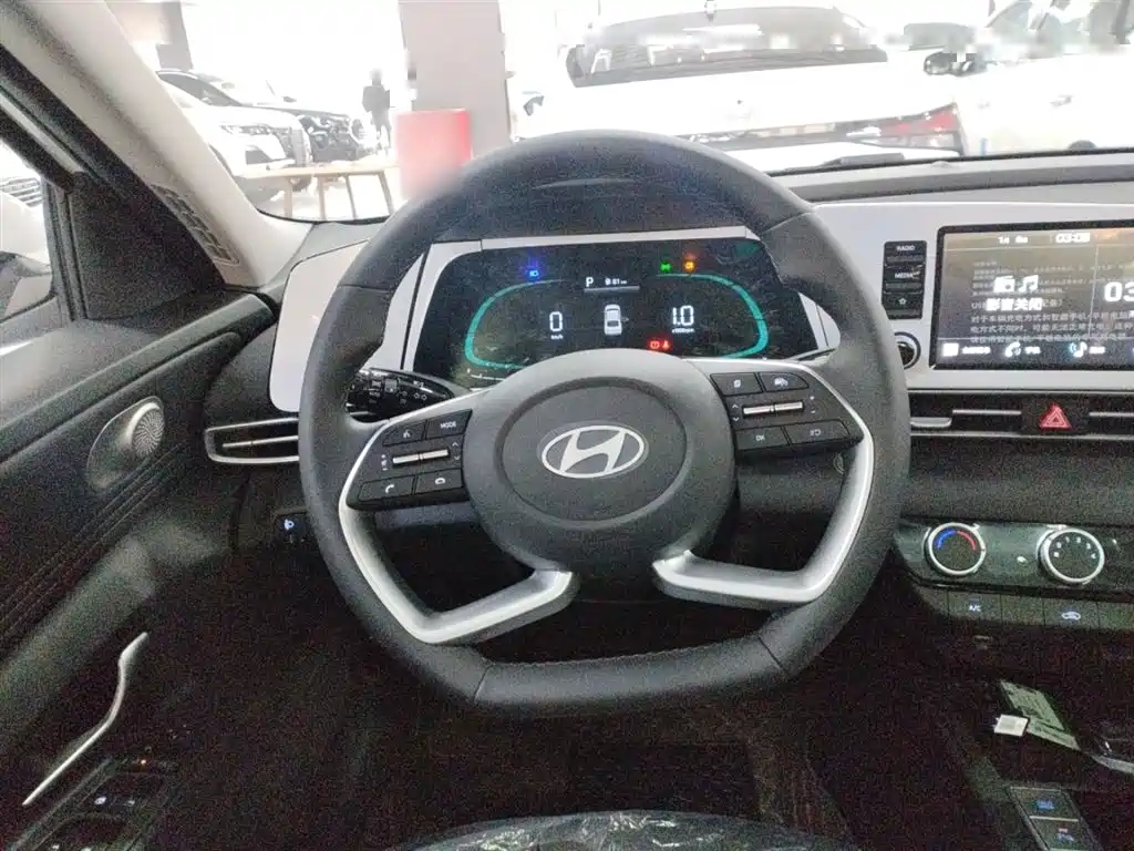 MODERN ELANTRA