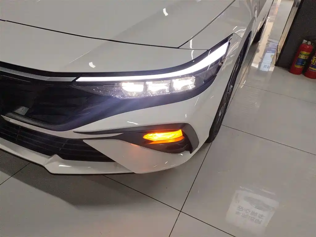 MODERN ELANTRA