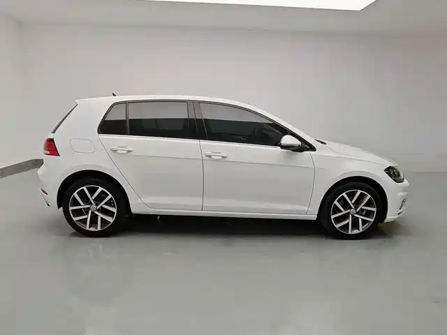 Фото 9 - Volkswagen Golf