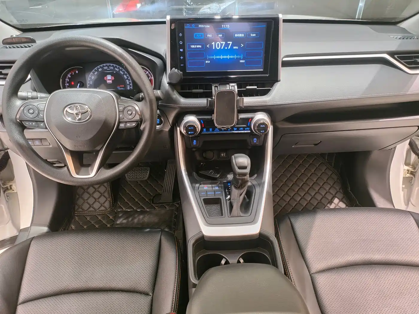 Toyota RAV4 Rongfang 2020 2.0L CVT 2WD Trend Edition фото 8
