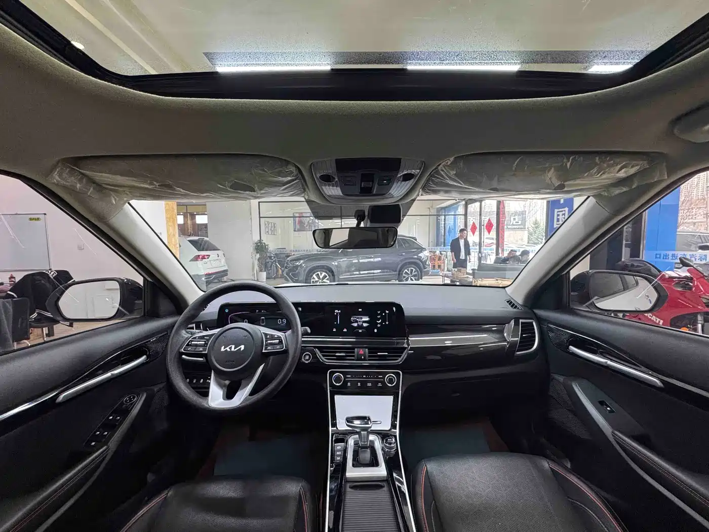 Kia Seltos 2023 1.5L CVT Luxury Edition фото 17
