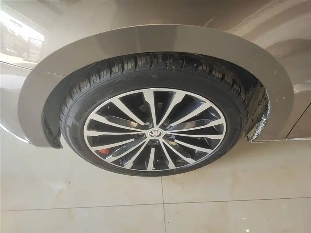 Škoda Superb 2016 TSI330 DSG Pioneer Edition фото 23
