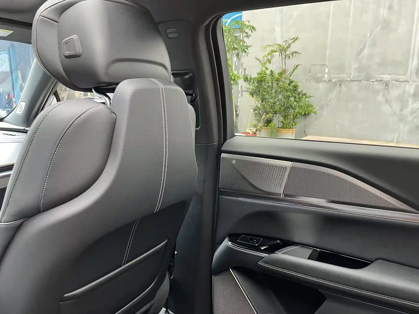 Cadillac XT5 2025 2.0T Premium Model фото 14