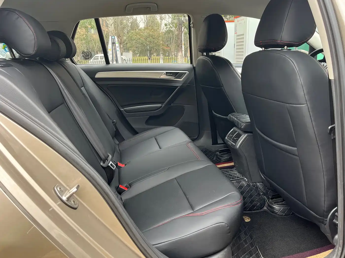 Volkswagen Golf 2018 1.6L Automatic Fashion фото 12