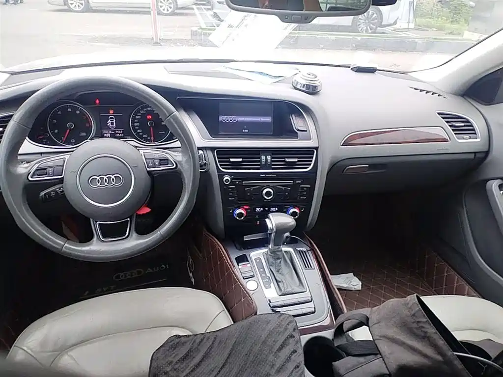Audi A4L 2016 35 TFSI Automatic Comfort фото 16