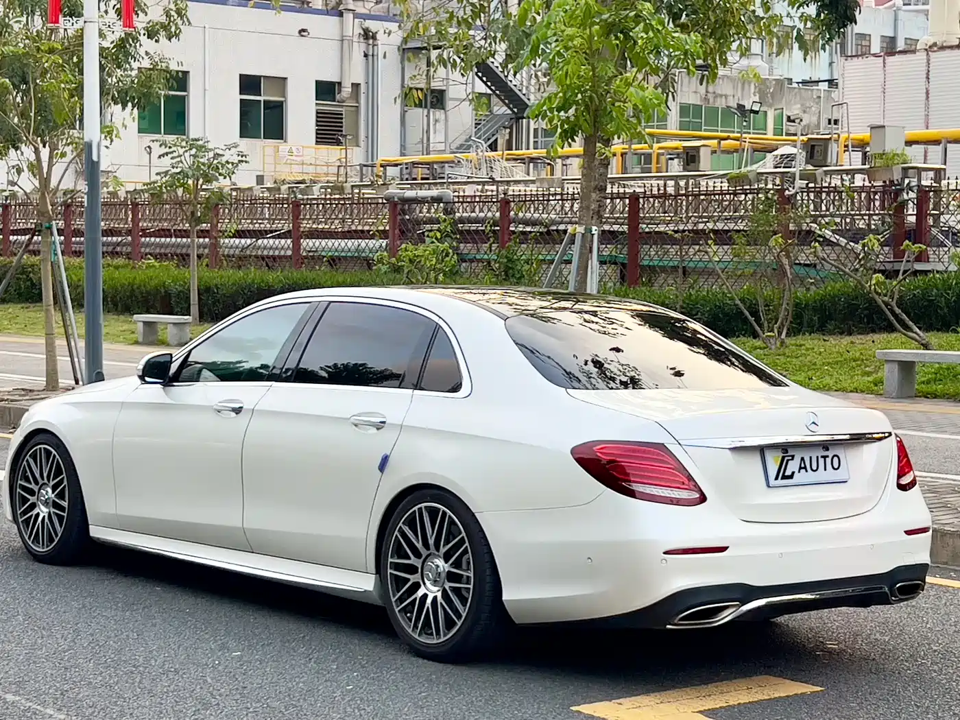 Mercedes-Benz E-Class 2017 E 320 L Sport 4MATIC фото 5