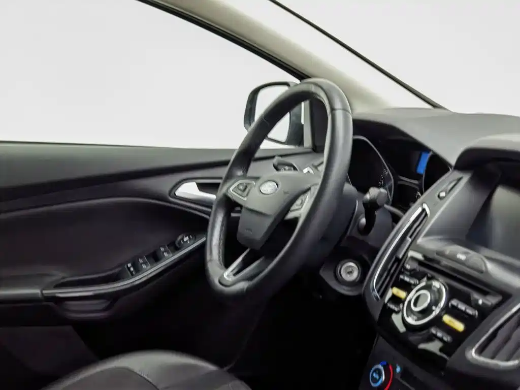 Photo 22 - Ford Focus