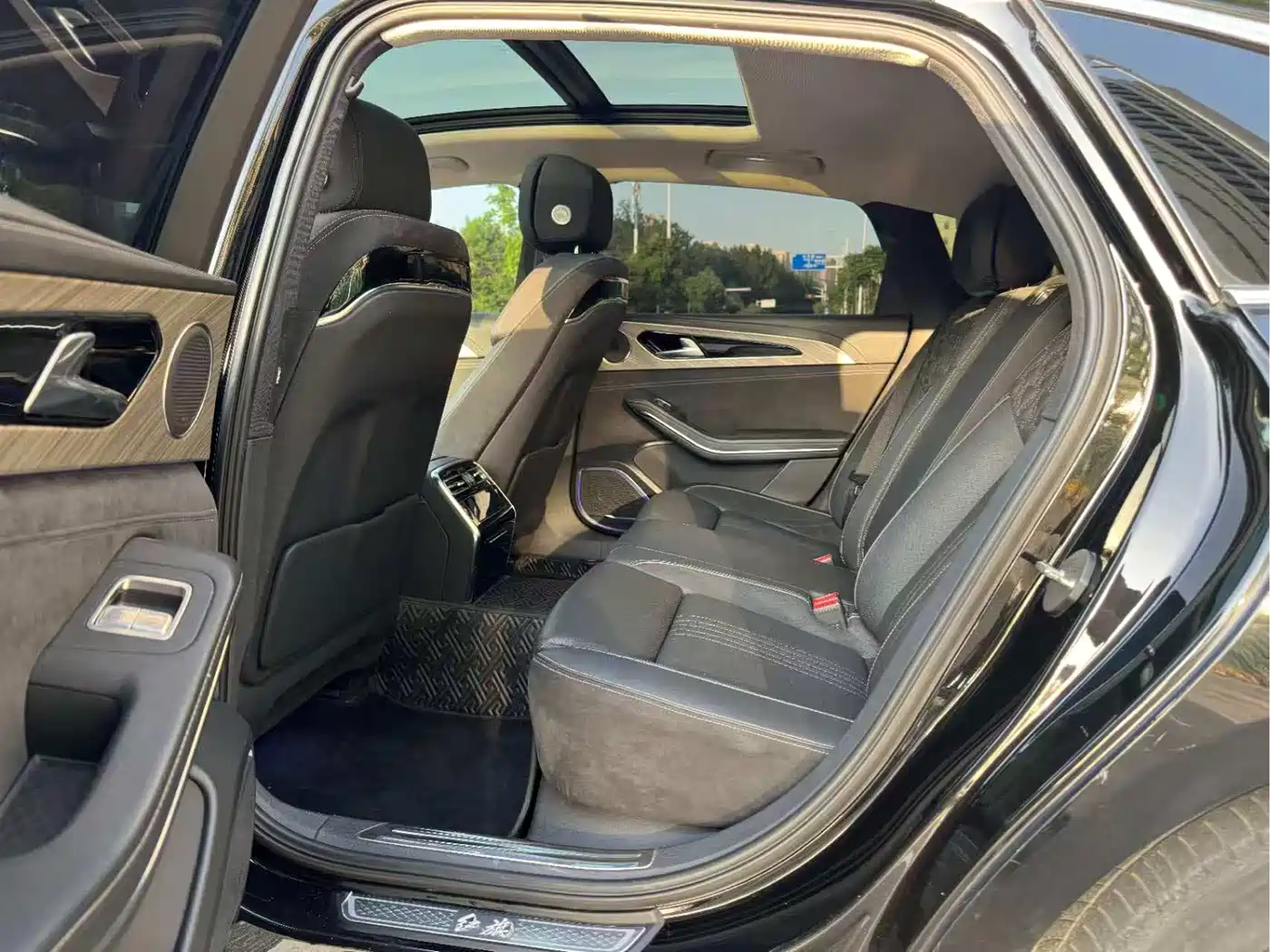 Hongqi H9 2020 2.0T Smart Connection Qi Chang Edition фото 5