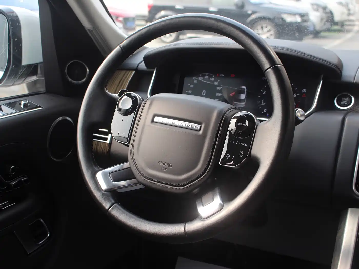 Land Rover Range Rover 2018 3.0 SC V6 Vogue Heritage Extended Edition фото 9