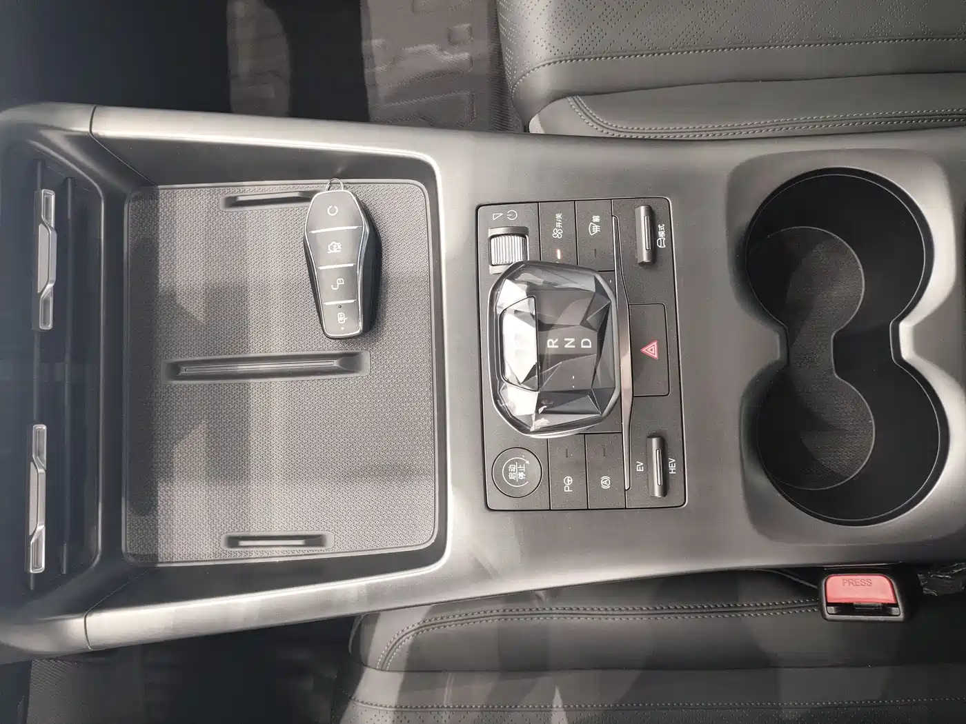 BYD Qin PLUS 2025 DM-i Smart Drive Edition 120KM Surpassing Type фото 14