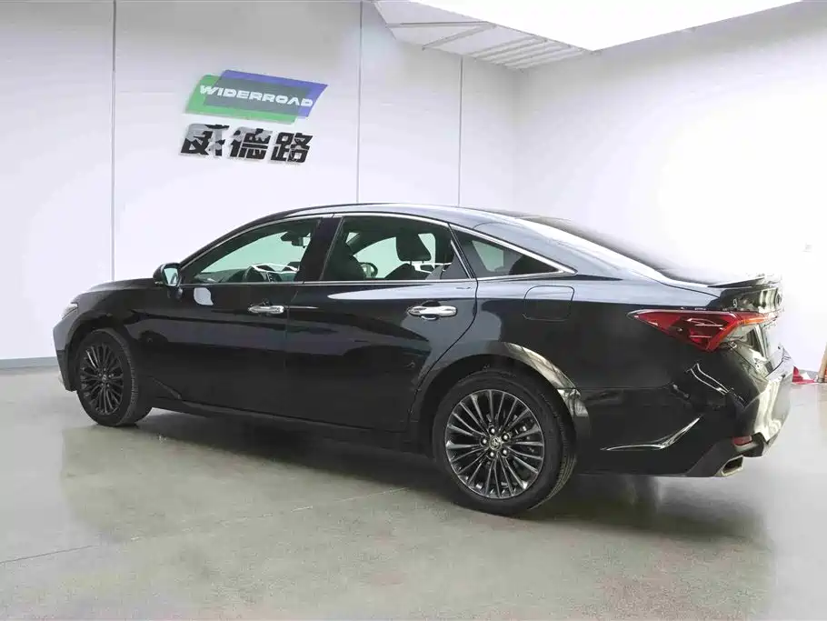 Toyota Avalon 2021 2.5L Touring Noble SPORT Edition фото 7