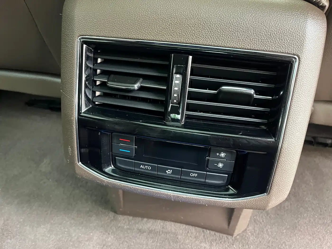 Volkswagen Viloran 2020 330TSI Luxury Edition фото 12