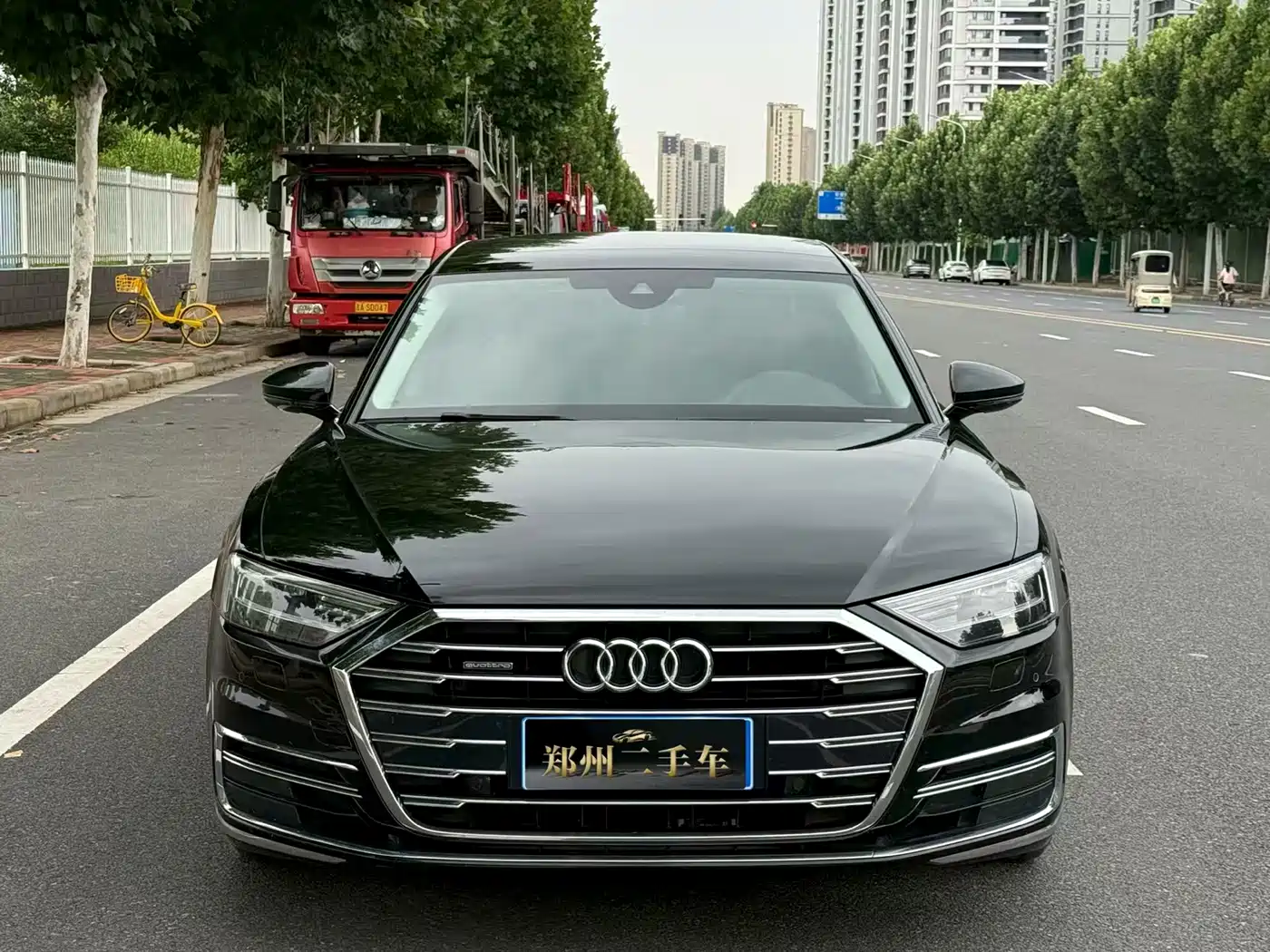 Photo 2 - Audi A8