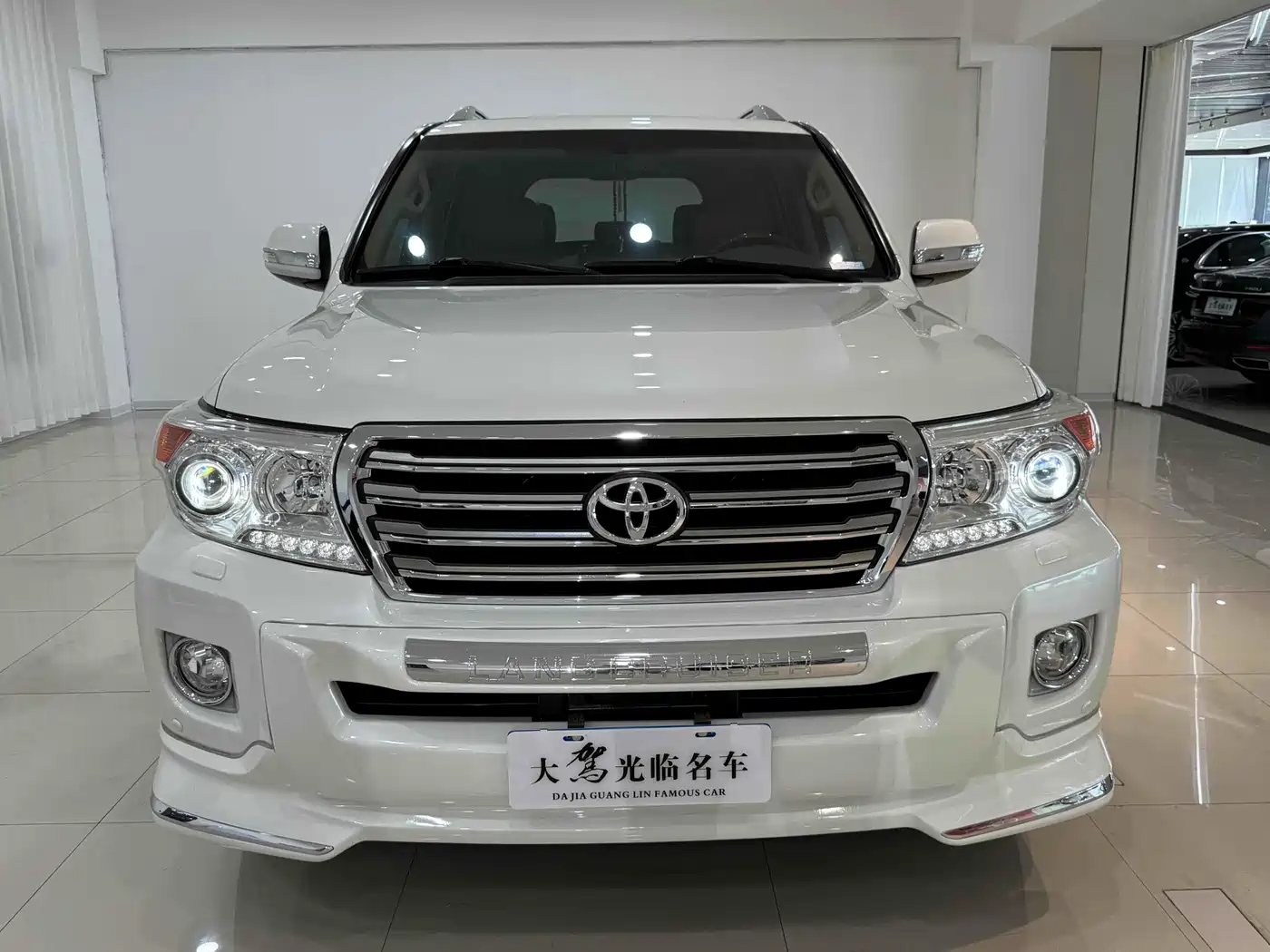 Toyota Land Cruiser (Import) 2017 2015 4.6L V8 Middle East Limited Edition