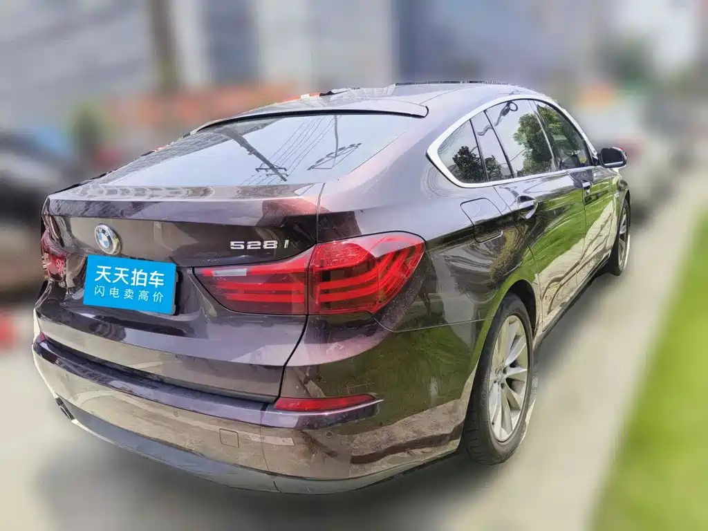 BMW 5 Series GT 2015 2014 528i Leading