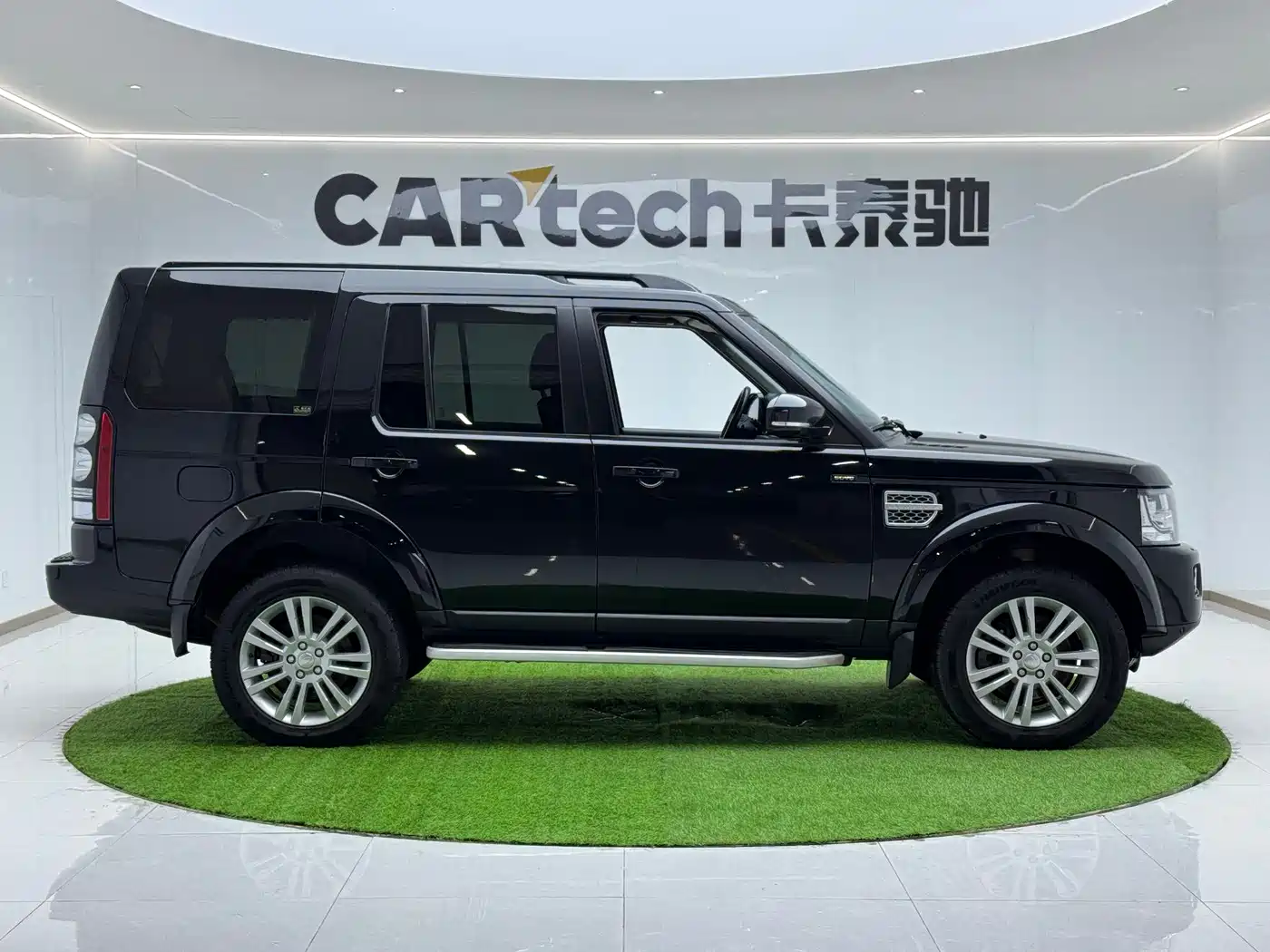 Land Rover Discovery 2016 3.0 SC V6 HSE фото 2