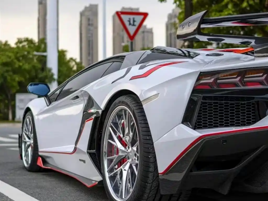 Lamborghini Aventador 2011 LP 700-4 фото 6