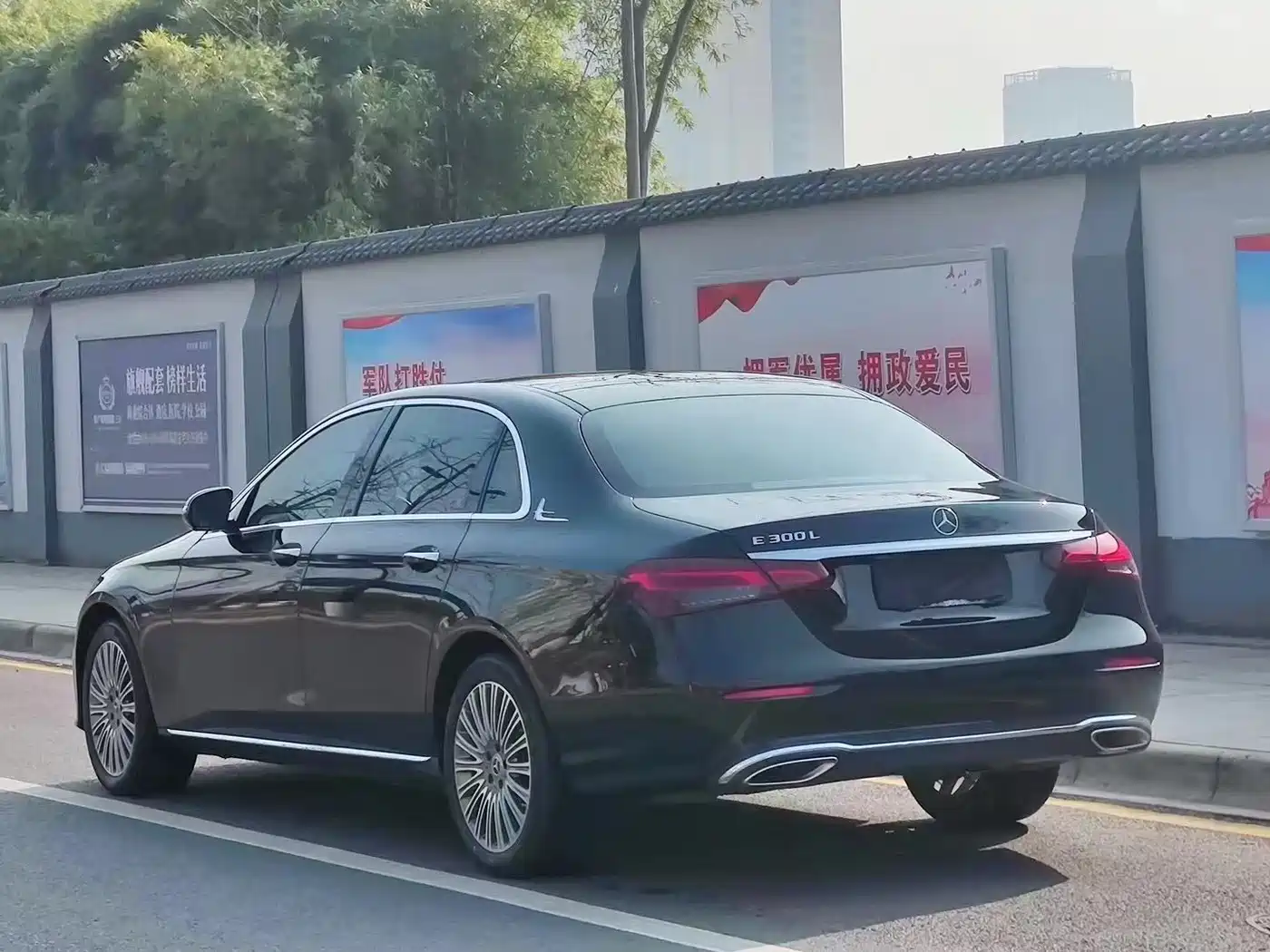 Mercedes-Benz E-Class 2023 E 300 L Fashion фото 8