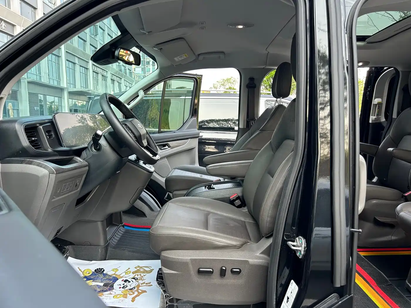 Ford Tourneo 2023 2.0T Automatic Premium Edition фото 11