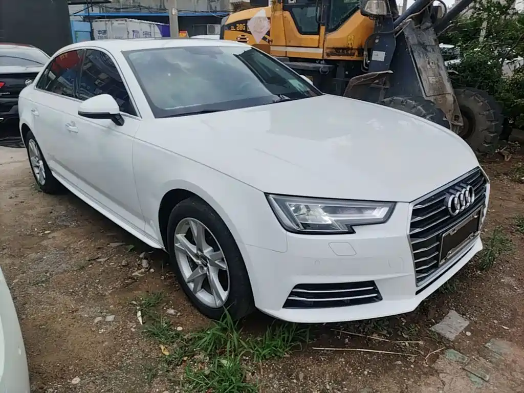Фото 4 - Audi A4L