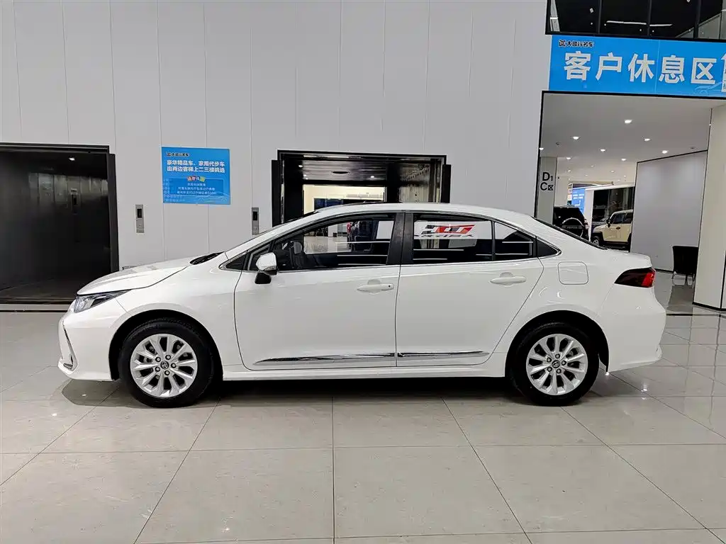 Toyota Corolla 2021 1.2T S-CVT Elite PLUS Edition фото 3