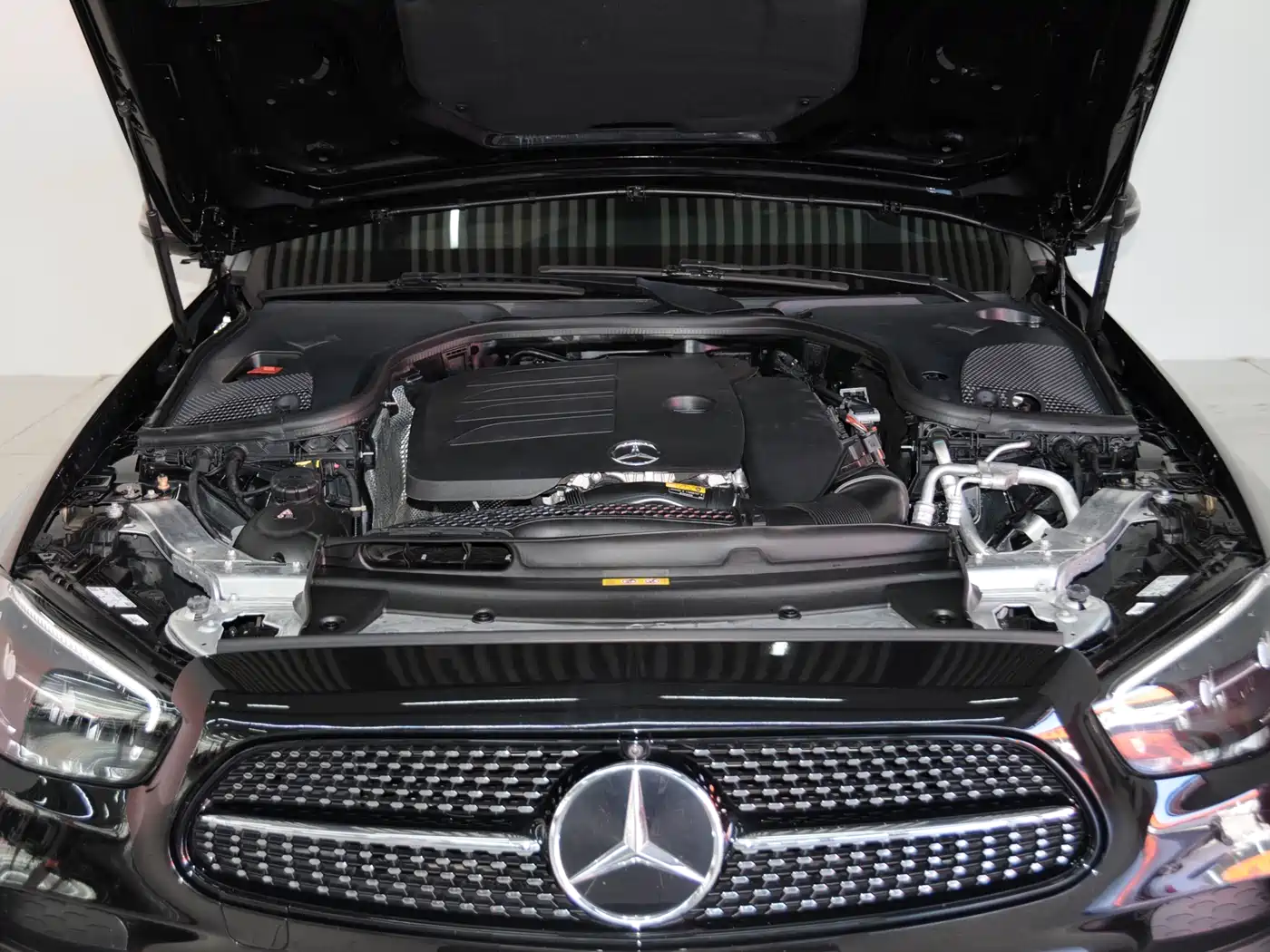 Mercedes-Benz E-Class 2023 E 300 L Sport Luxury фото 6