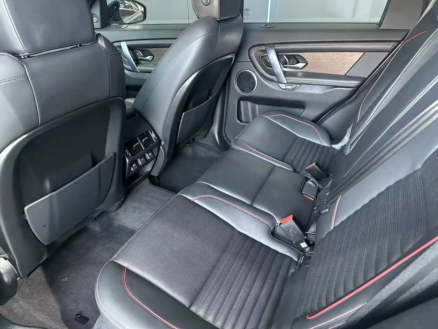 Land Rover Discovery Sport 2021 249PS R-Dynamic SE Performance Technology Edition 7-seater фото 10