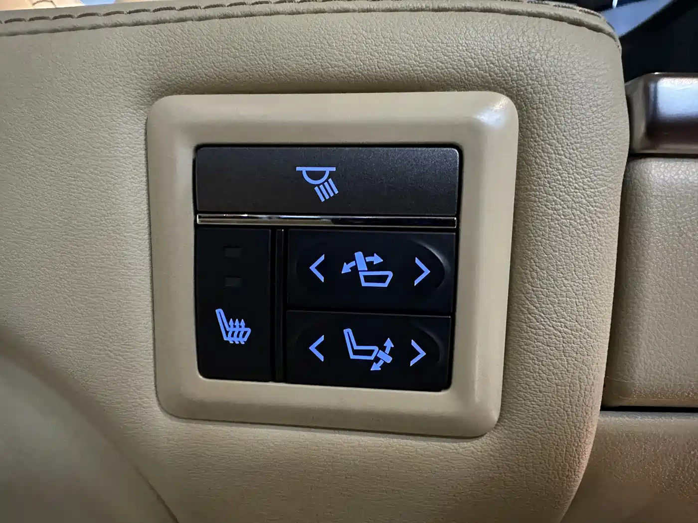 TOYOTA ELFA