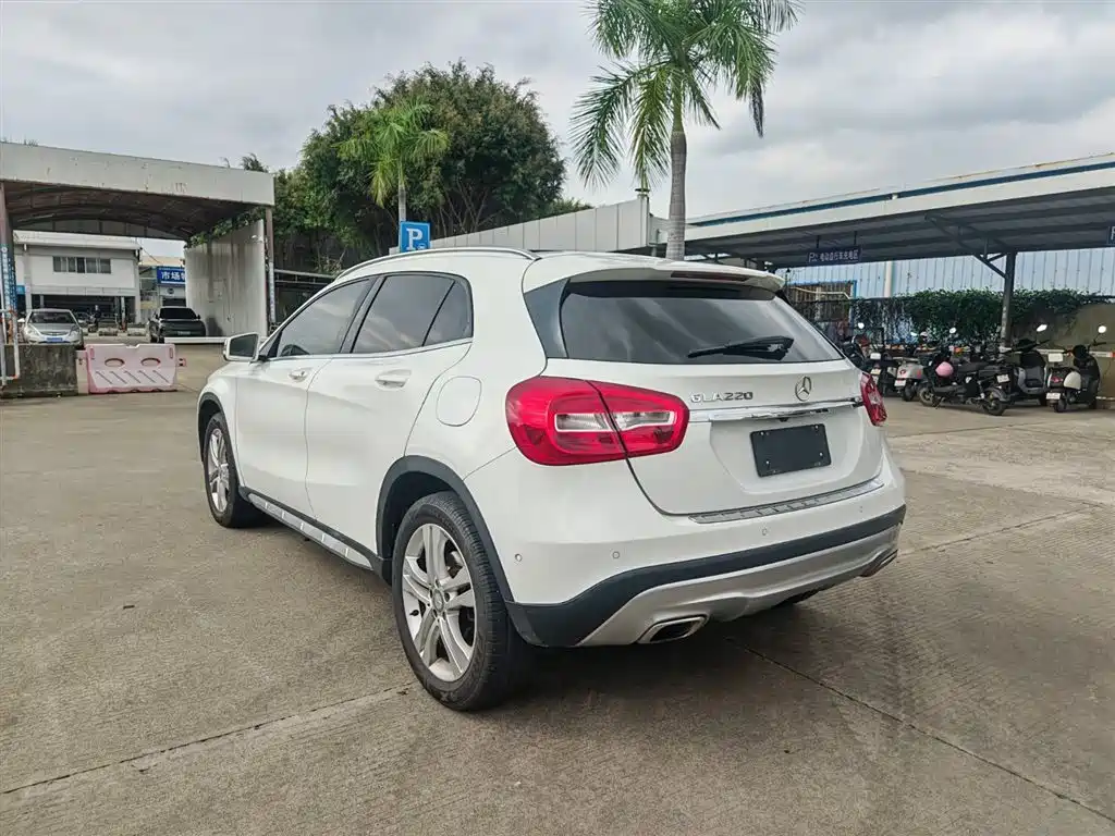 Mercedes-Benz GLA 2016 GLA 200 Dynamic фото 8
