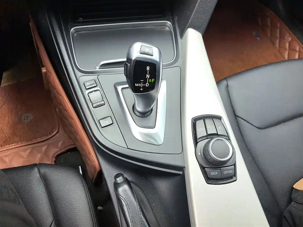BMW 3 Series GT 2016 320i Fashion Style фото 6
