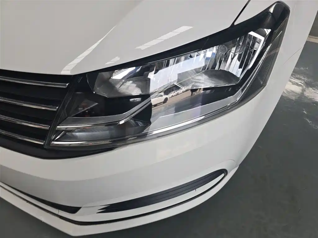 Volkswagen Lavida Tour 2015 1.6L Automatic Trend Edition фото 24