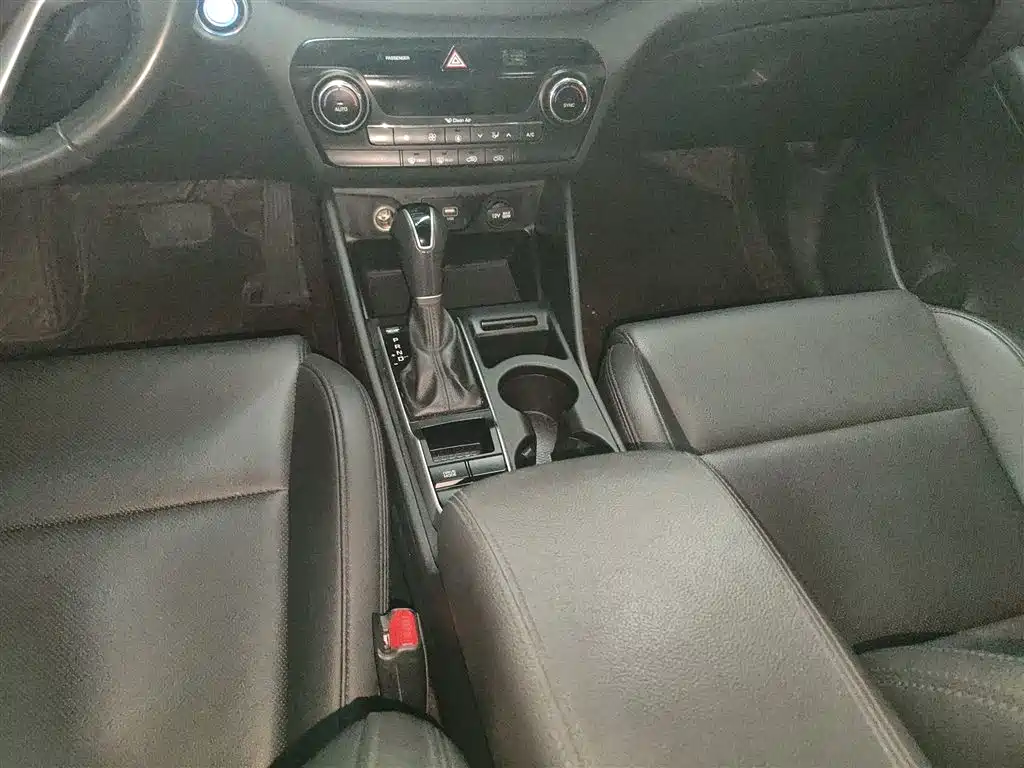 Hyundai Tucson 2015 1.6T Dual Clutch 2WD Smart фото 14