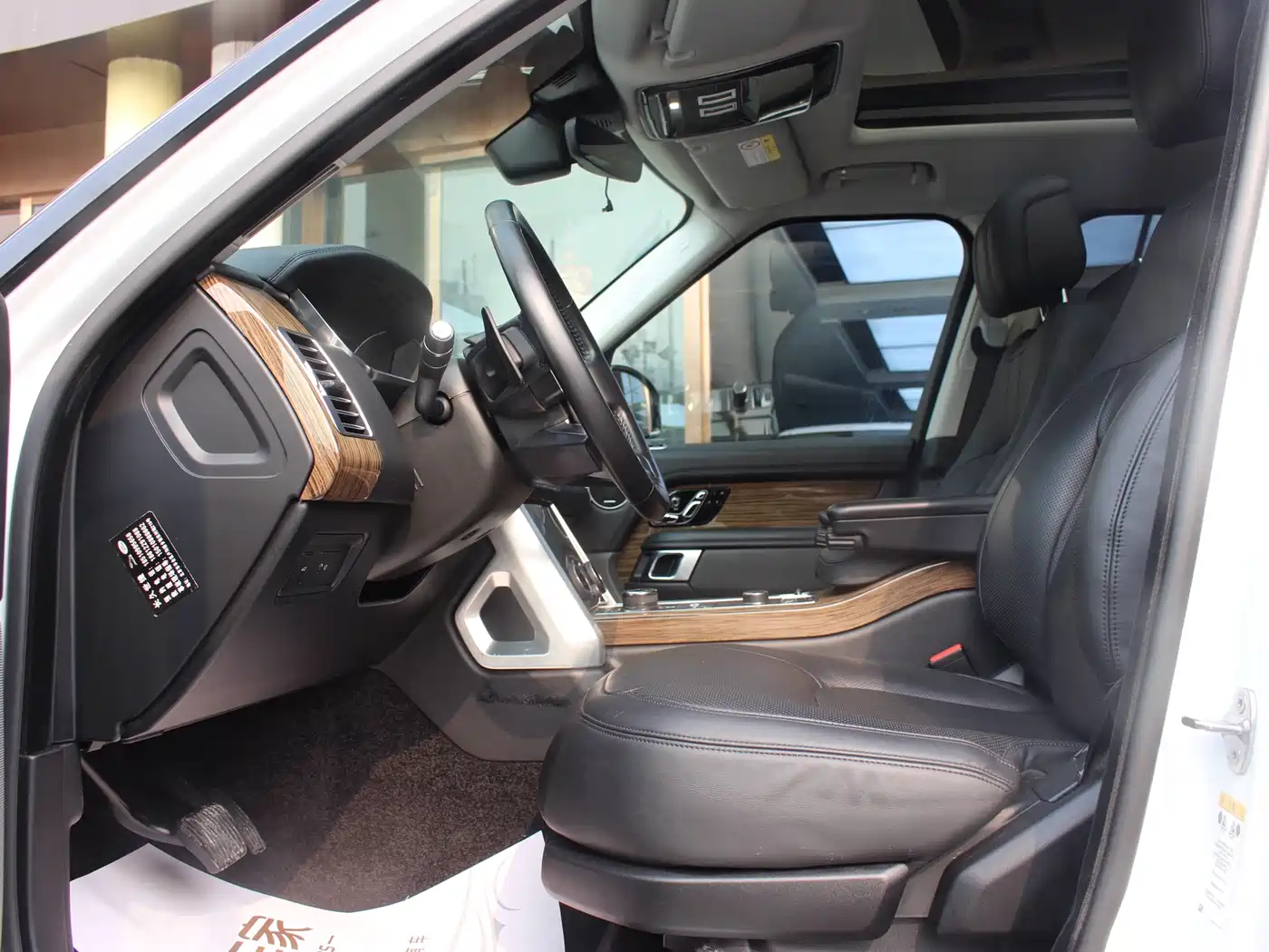 Land Rover Range Rover 2018 3.0 SC V6 Vogue Heritage Extended Edition фото 6