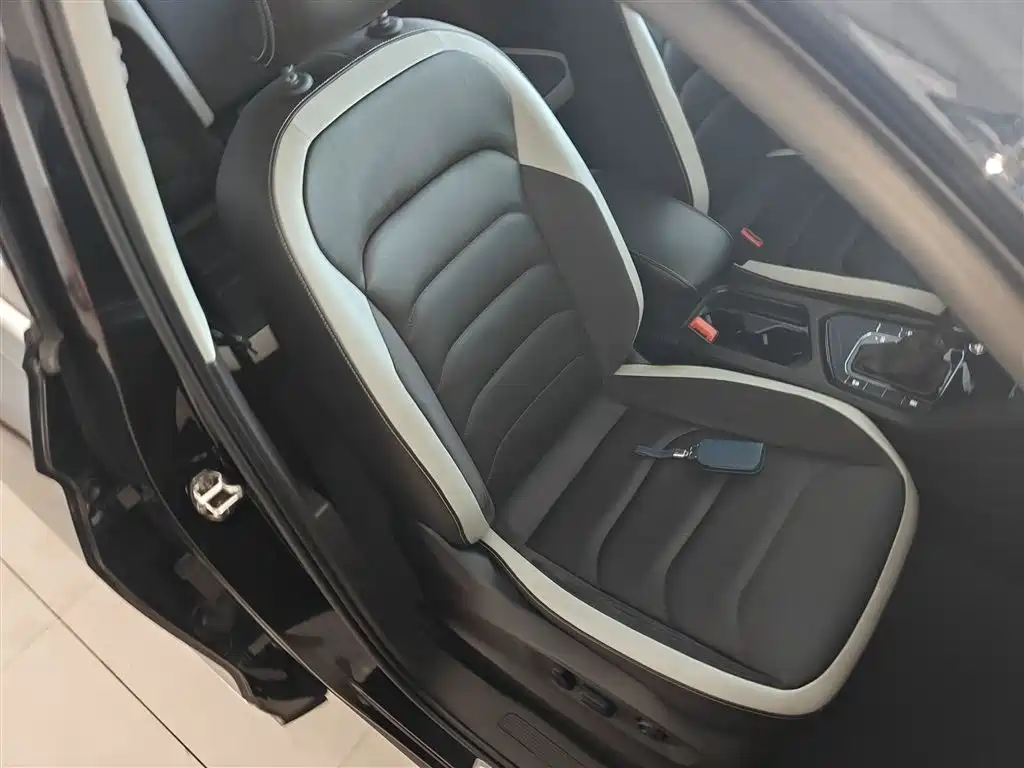Volkswagen Tiguan L 2018 Facelift 330TSI Automatic 2WD Luxury Edition фото 25