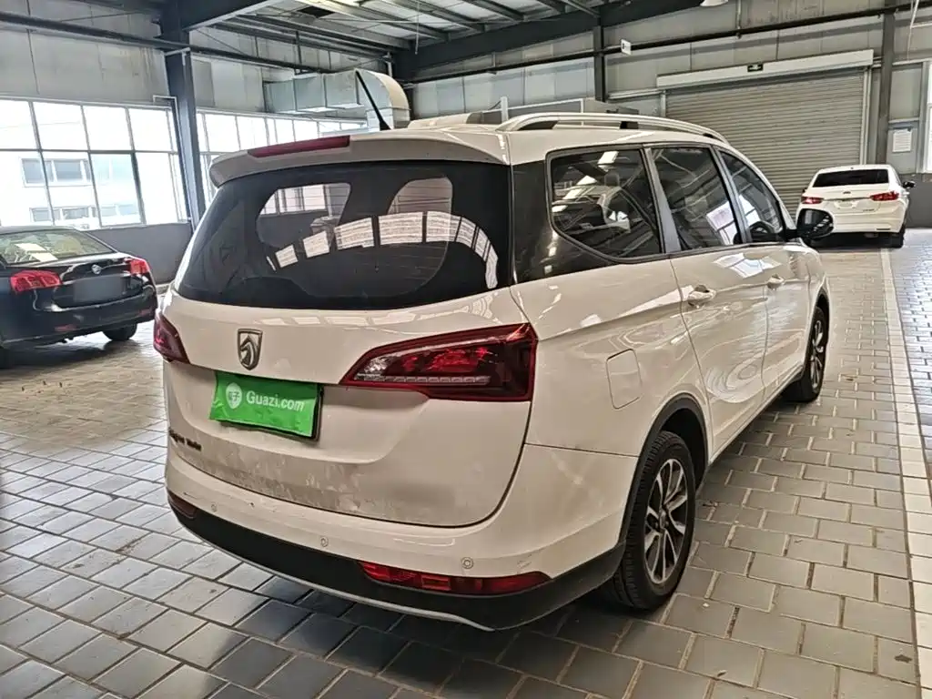 Baojun 730 2020 2019 1.5T CVT Fashion Edition 7-Seater China VI