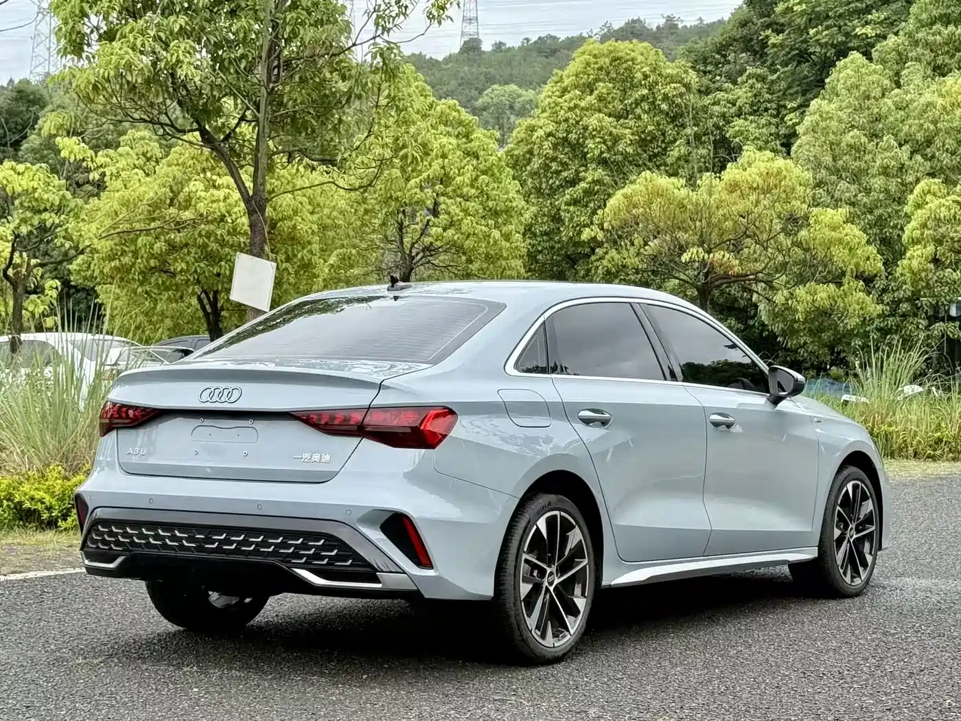 Audi A3 2025 Facelift A3L Limousine 35TFSI Flying Spur Premium фото 9