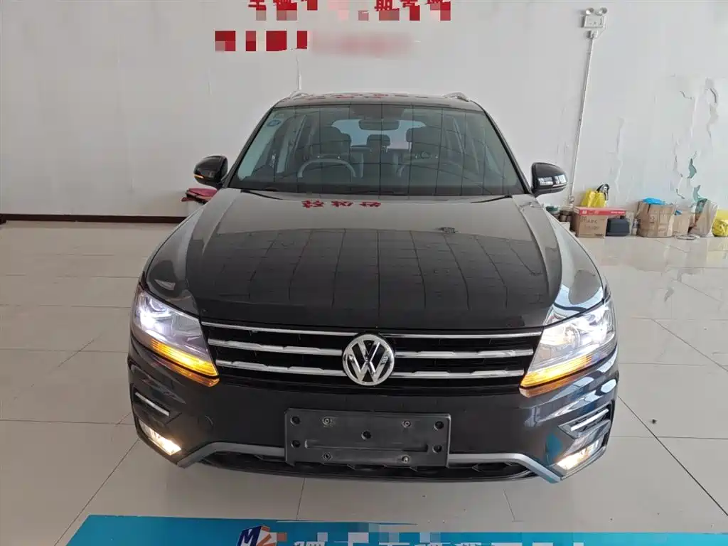 Volkswagen Tiguan L 2018 Facelift 330TSI Automatic 2WD Luxury Edition фото 3