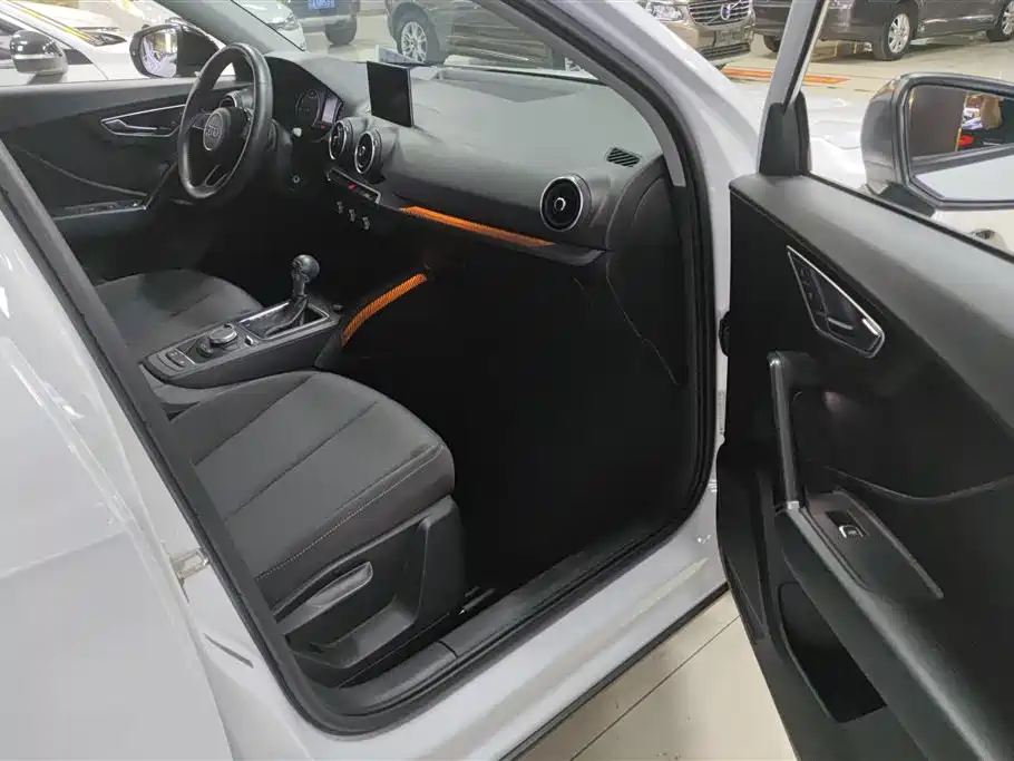 Audi Q2L 2018 35 TFSI Launch Exclusive Edition China V фото 8