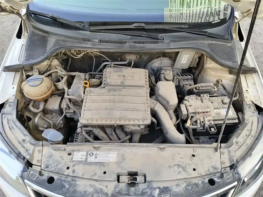 Škoda Rapid 2016 1.6L Automatic Pioneer Edition фото 11