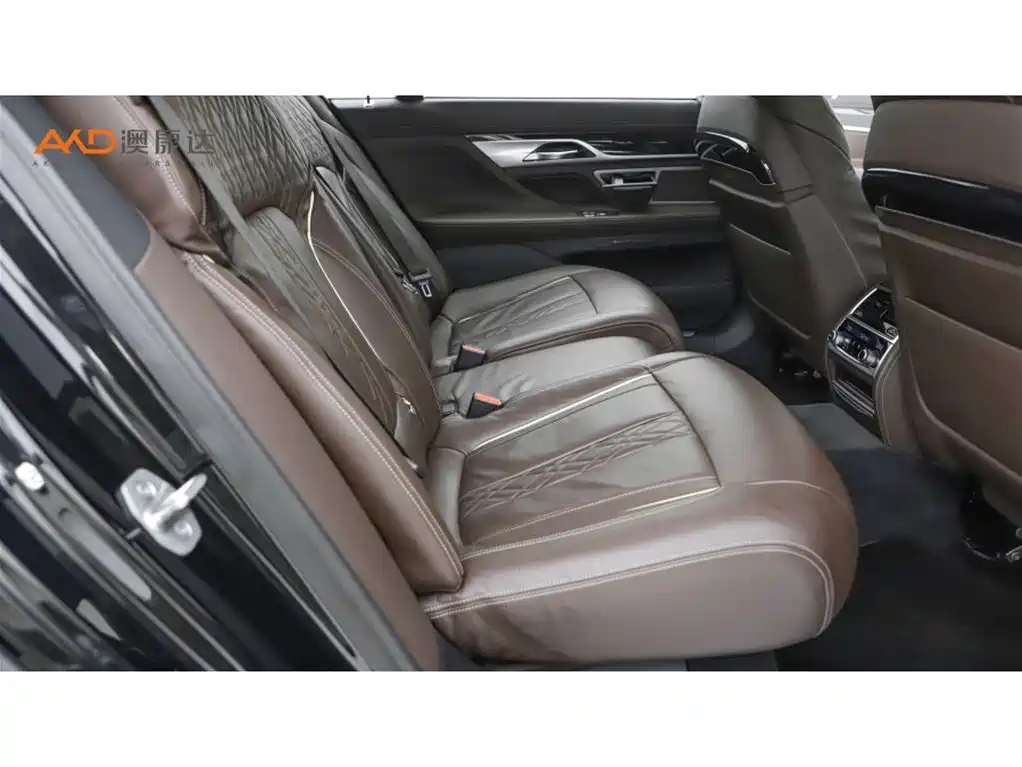BMW 7 Series 2021 Model 730Li M Sport Package фото 8