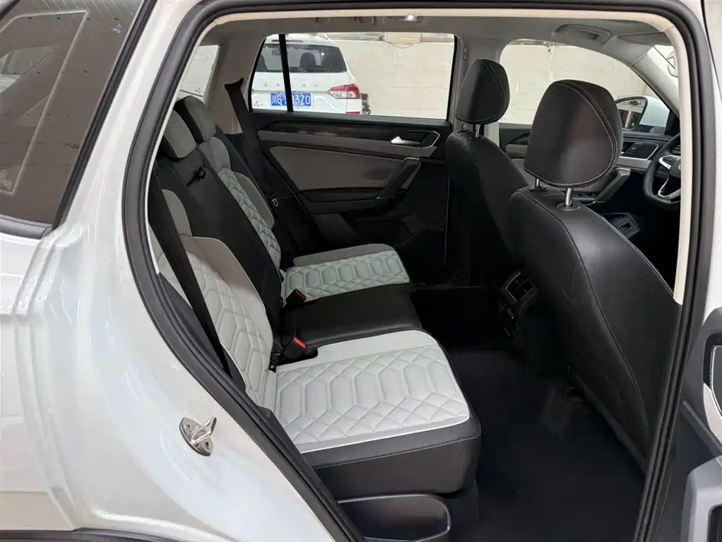 Volkswagen Tayron 2023 280TSI 2WD Luxury Plus Advanced Edition фото 22