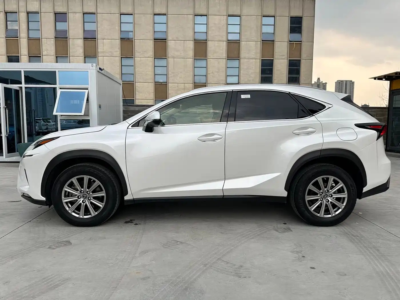 LEXUS NX