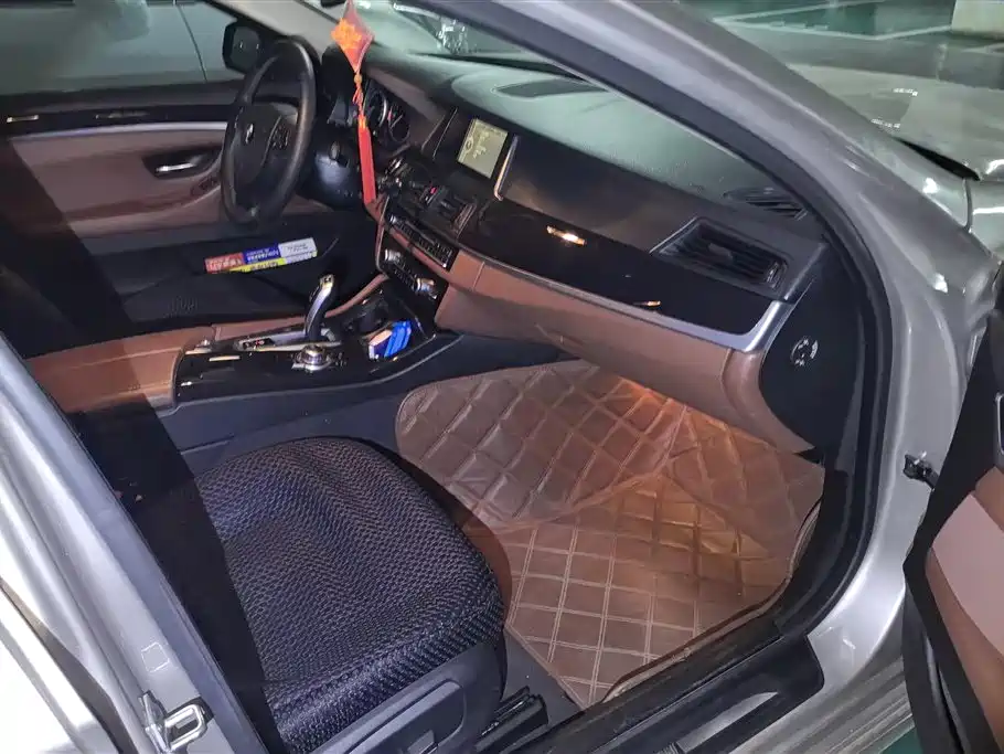 BMW 5 Series 2014 520Li Elegance фото 8