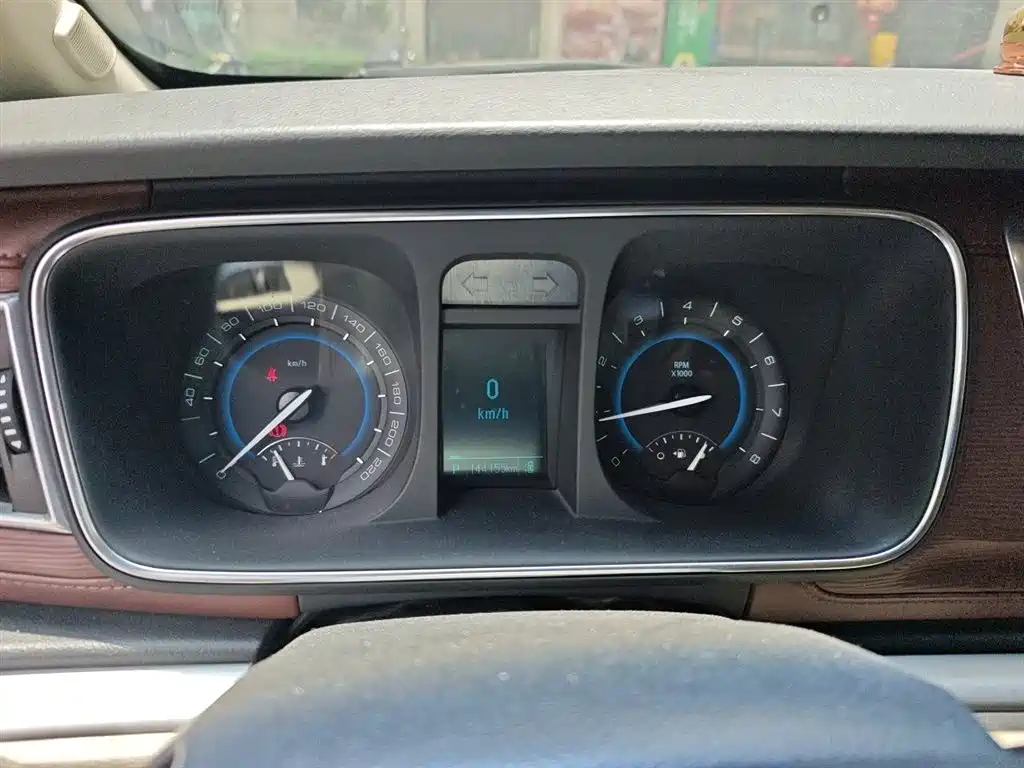 Buick GL8 2014 2.4L LT Luxury Business Executive фото 4