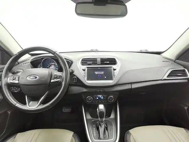 Ford Escort 2019 EcoBoost 125 Automatic Ultimate — фото 5